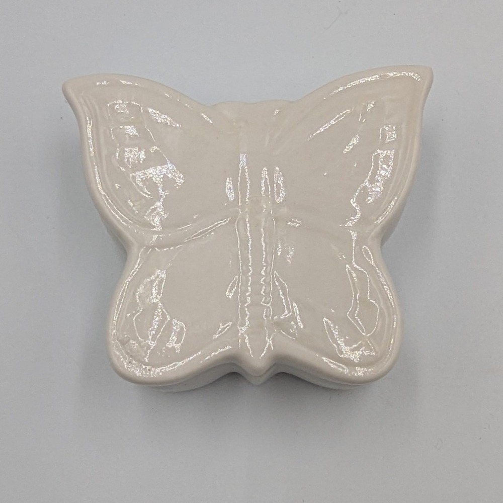 K's Collection Trinket Box White Ceramic Butterfly Relief Small